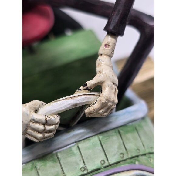 Disney Jim Shore Nightmare Before Christmas "Christmas Delivered" BROKEN BOW TIE - Picture 10 of 16